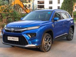 TOYOTA URBAN CRUISER Thumbnail 2